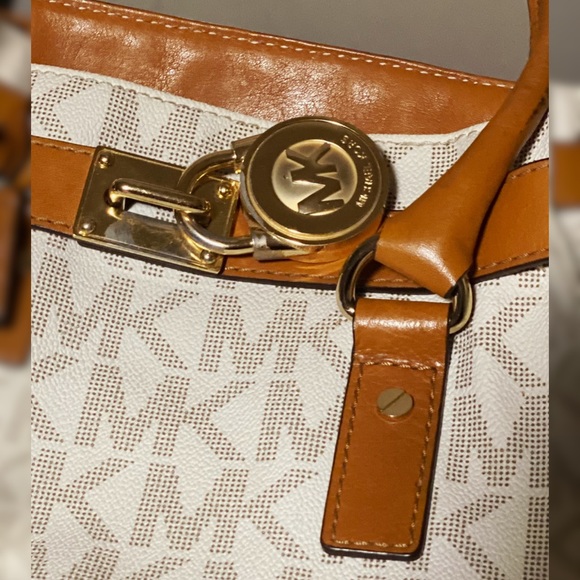 Michael Kors Bag - Picture 4 of 7
